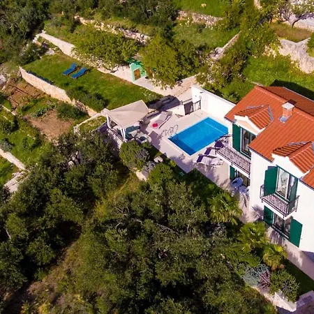 Vila Delightful Split 2 Bedrooms Petite Private Pool And Sauna