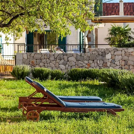 Delightful Split 2 Bedrooms Petite Private Pool And Sauna * Makarská