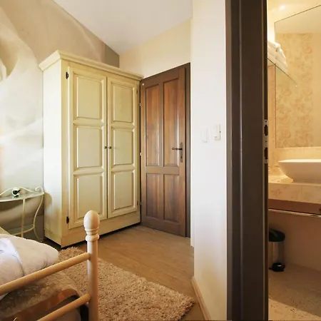Vila Delightful Split 2 Bedrooms Petite Private Pool And Sauna Makarská