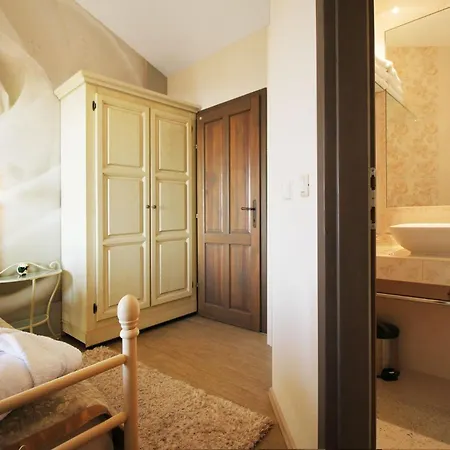 Delightful Split 2 Bedrooms Petite Private Pool And Sauna * Makarská