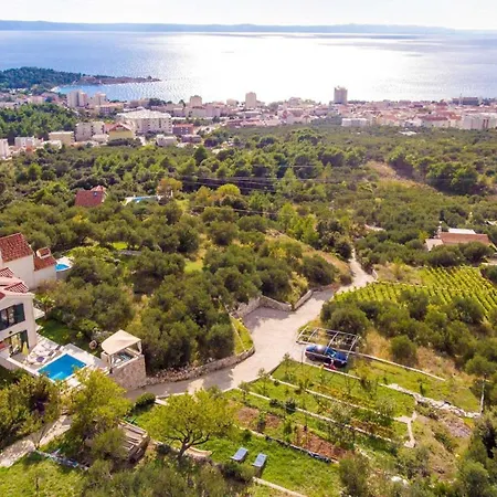 Delightful Split 2 Bedrooms Petite Private Pool And Sauna Makarská