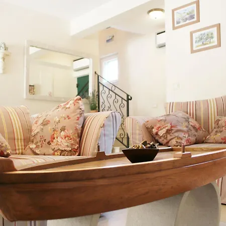 Vila Delightful Split 2 Bedrooms Petite Private Pool And Sauna