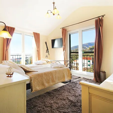 Delightful Split 2 Bedrooms Petite Private Pool And Sauna * Makarská