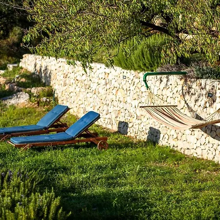 Delightful Split 2 Bedrooms Petite Private Pool And Sauna Vila